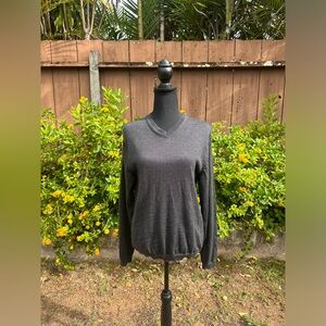 100% Merino Wool V-Neck Sweater Size S